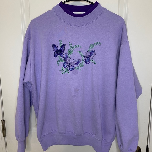 *SOLD* Butterfly embroidered crew - Picture 4 of 7